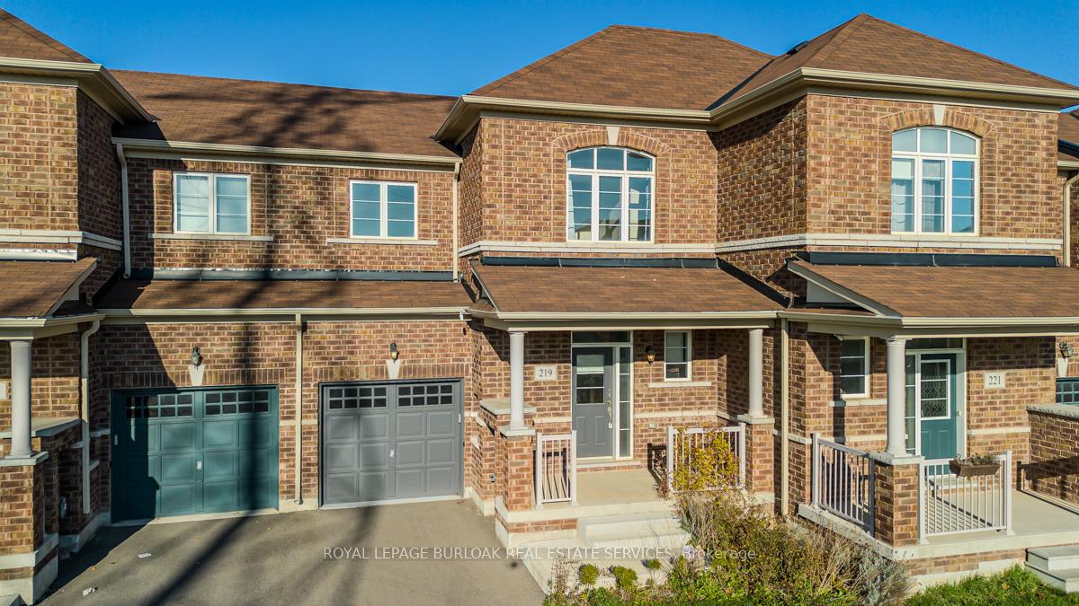 Photo 1 of 219 Skinner Road, Hamilton, Waterdown — HOMEH