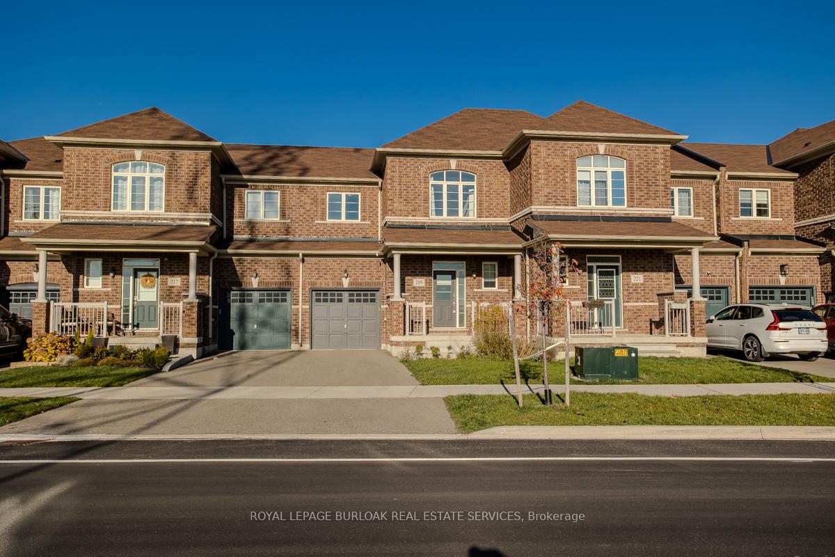 Photo 2 of 219 Skinner Road, Hamilton, Waterdown — HOMEH