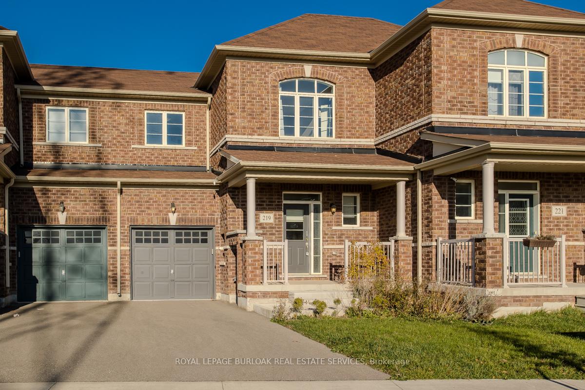 Photo 3 of 219 Skinner Road, Hamilton, Waterdown — HOMEH