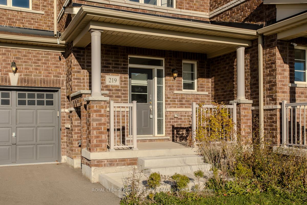 Photo 4 of 219 Skinner Road, Hamilton, Waterdown — HOMEH