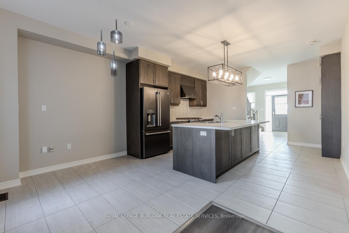 Photo 10 of 219 Skinner Road, Hamilton, Waterdown — HOMEH