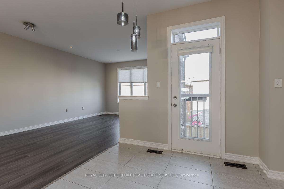 Photo 14 of 219 Skinner Road, Hamilton, Waterdown — HOMEH