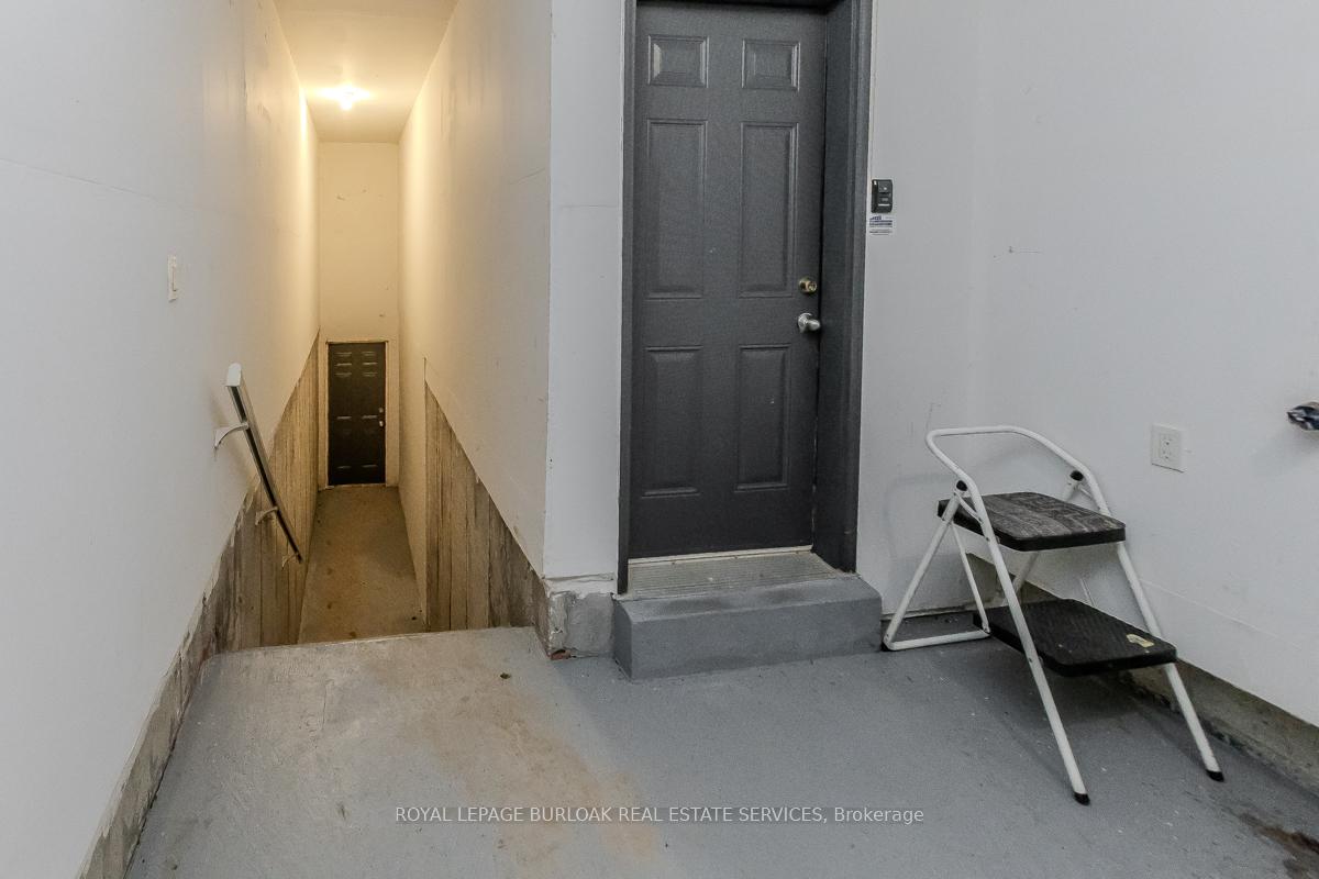 Photo 35 of 219 Skinner Road, Hamilton, Waterdown — HOMEH