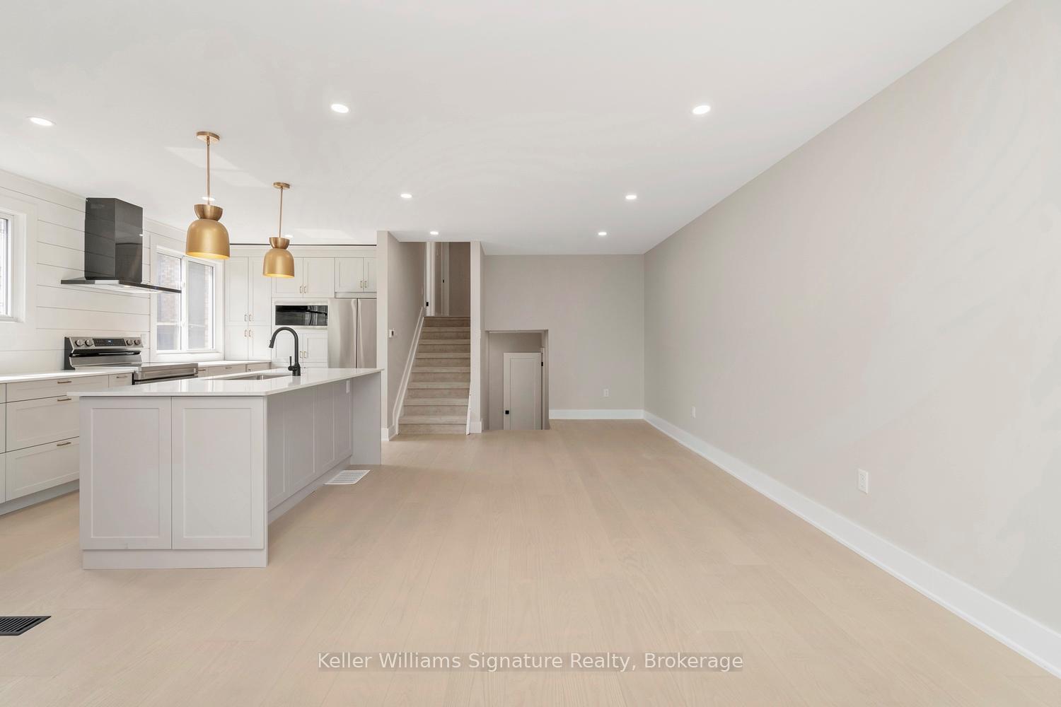 Photo 8 of 49 Spartan Avenue, Hamilton, Stoney Creek — HOMEH