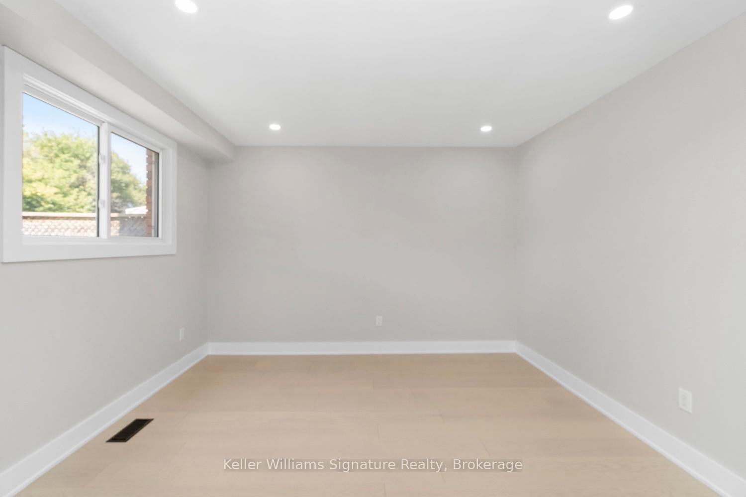 Photo 27 of 49 Spartan Avenue, Hamilton, Stoney Creek — HOMEH