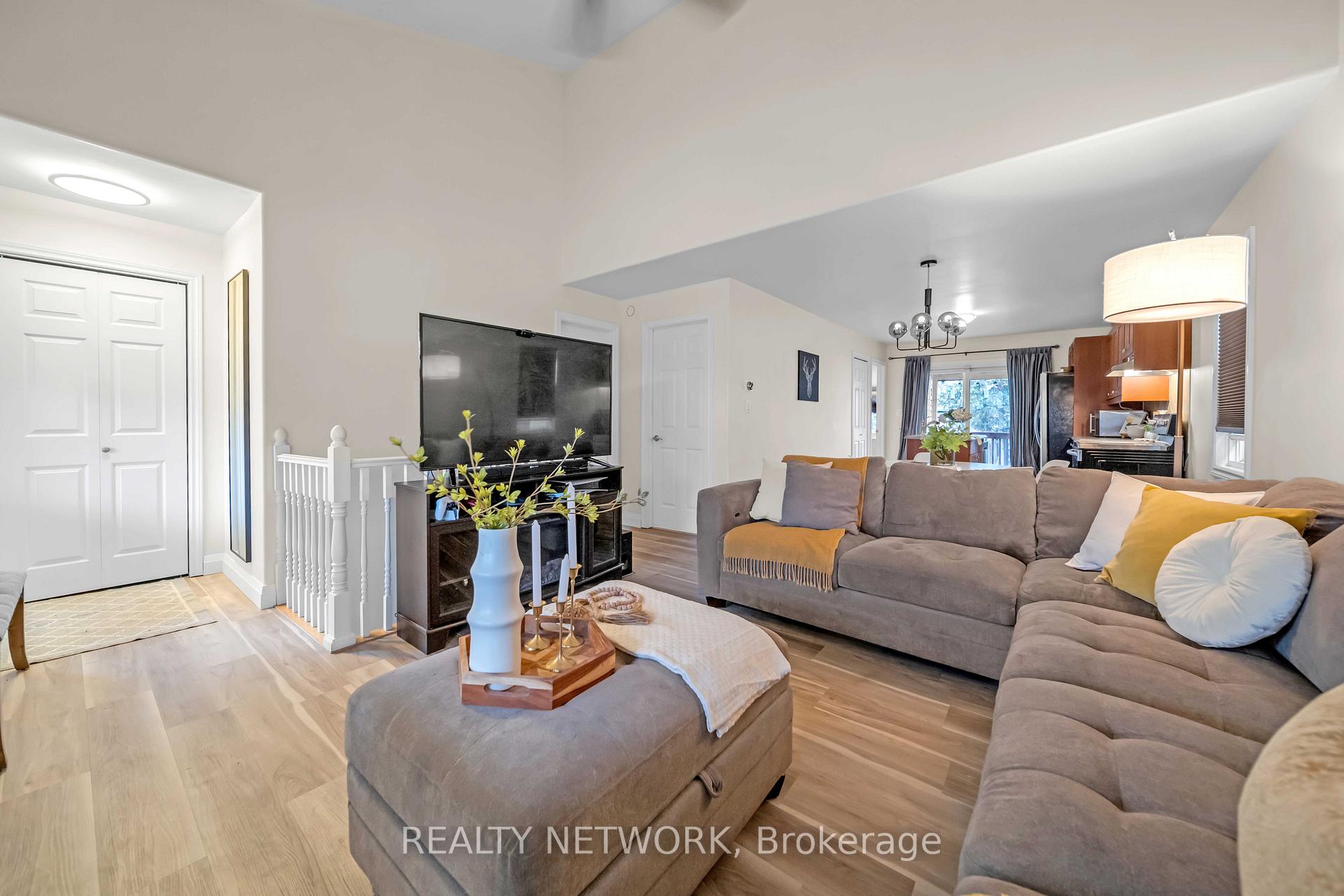 Photo 10 of 79 Province Street N, Hamilton, Crown Point — HOMEH