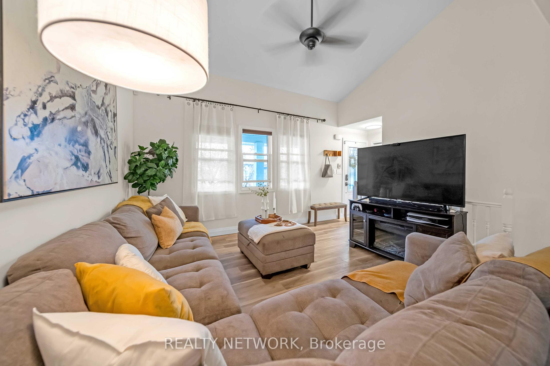 Photo 11 of 79 Province Street N, Hamilton, Crown Point — HOMEH