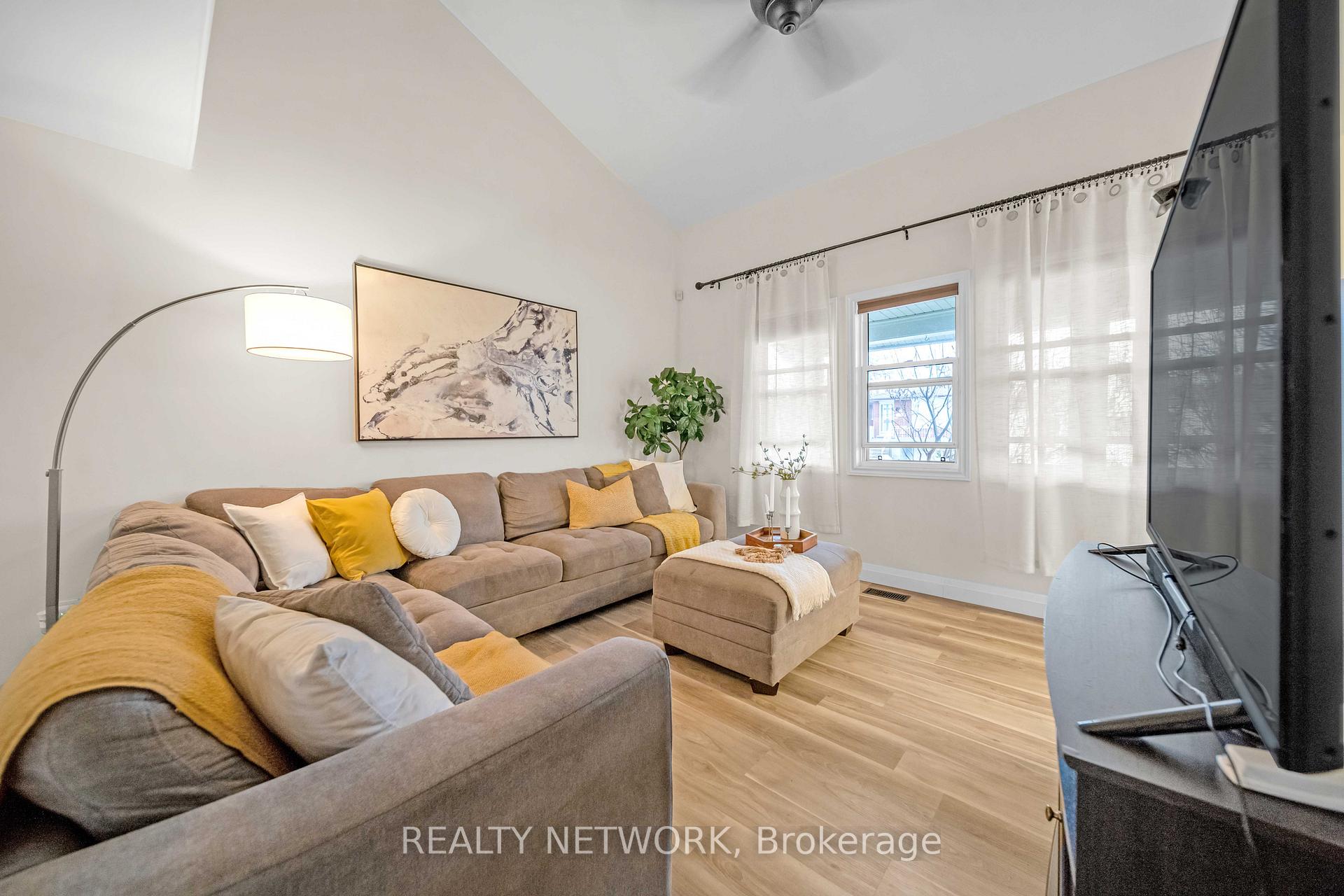 Photo 13 of 79 Province Street N, Hamilton, Crown Point — HOMEH