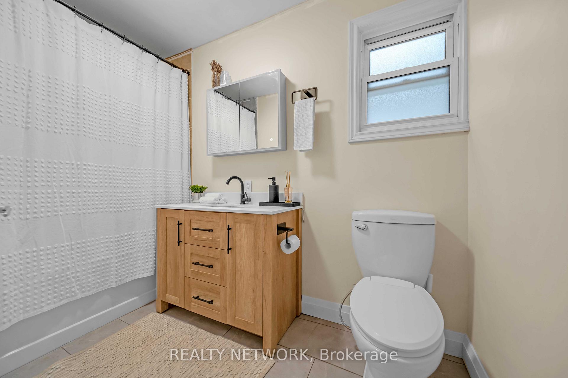 Photo 27 of 79 Province Street N, Hamilton, Crown Point — HOMEH
