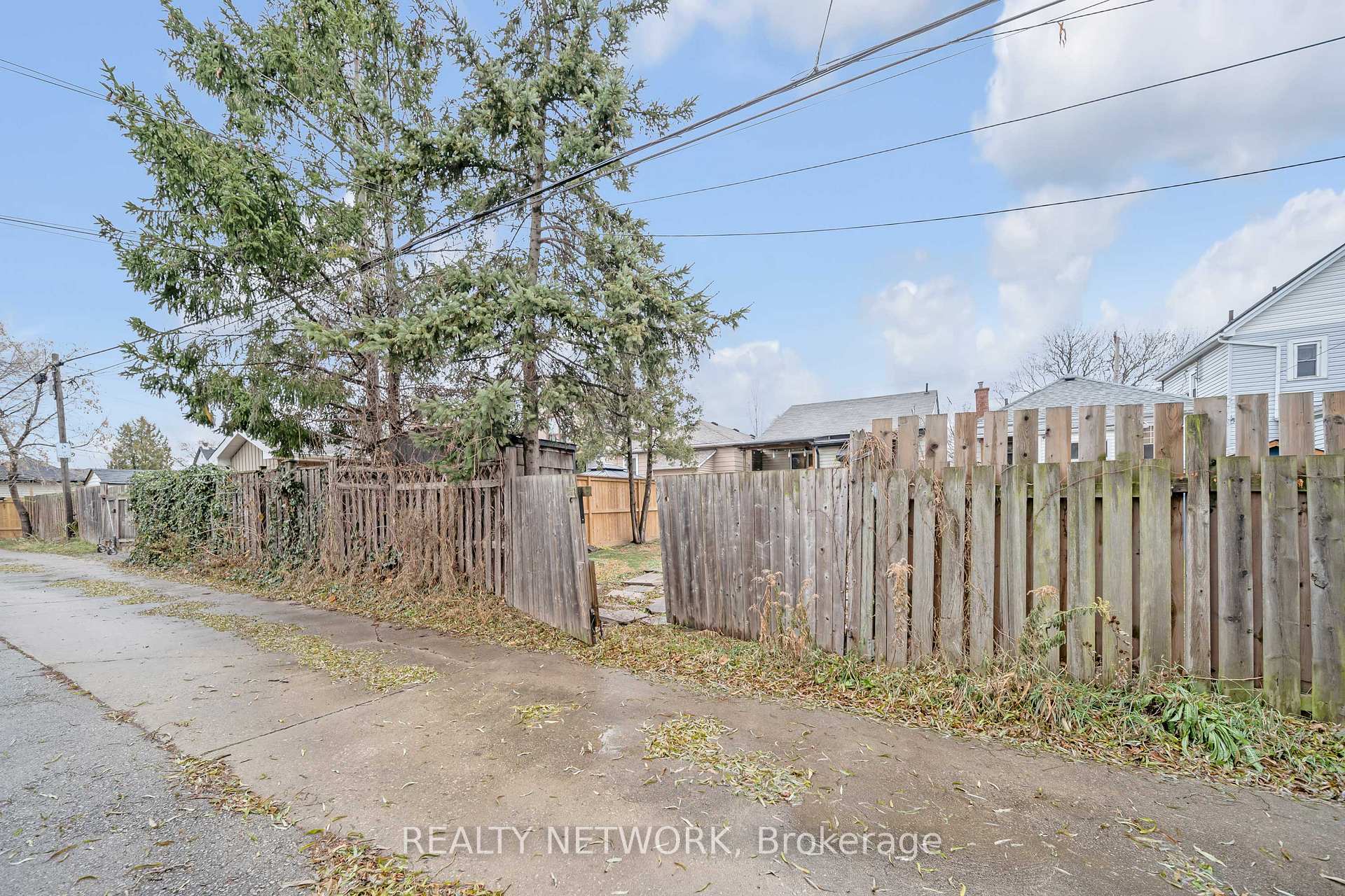 Photo 33 of 79 Province Street N, Hamilton, Crown Point — HOMEH