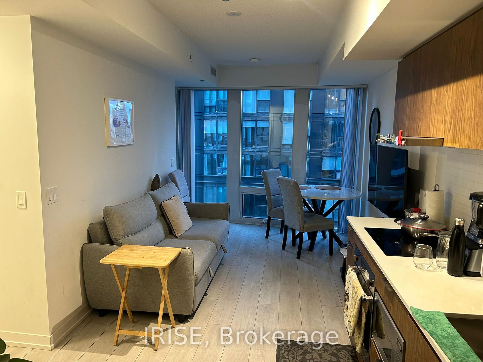 Front of Unit 2910, 60 Shuter Street