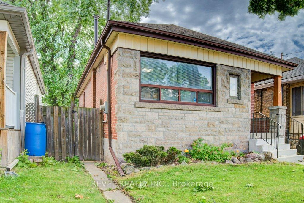 Photo 2 of 72 Edgemont Street N, Hamilton, Crown Point — HOMEH