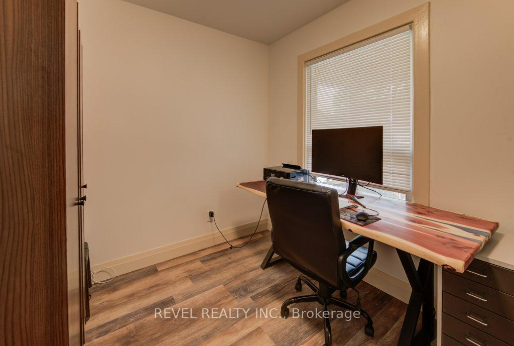Photo 9 of 72 Edgemont Street N, Hamilton, Crown Point — HOMEH