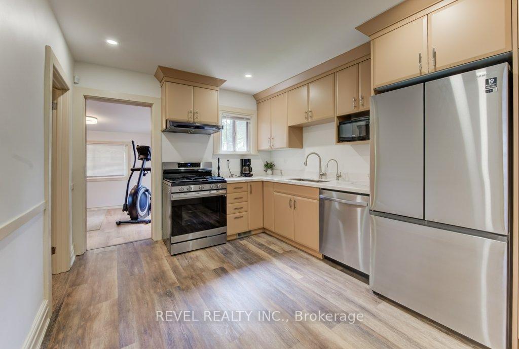 Photo 12 of 72 Edgemont Street N, Hamilton, Crown Point — HOMEH