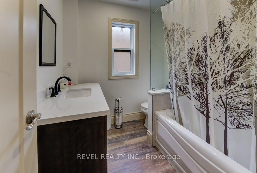 Photo 14 of 72 Edgemont Street N, Hamilton, Crown Point — HOMEH