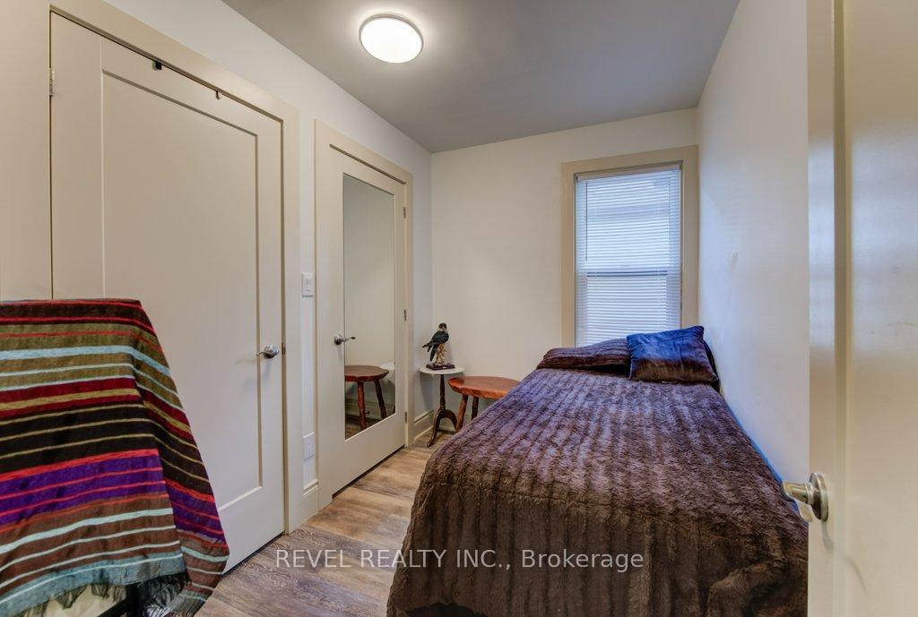 Photo 16 of 72 Edgemont Street N, Hamilton, Crown Point — HOMEH