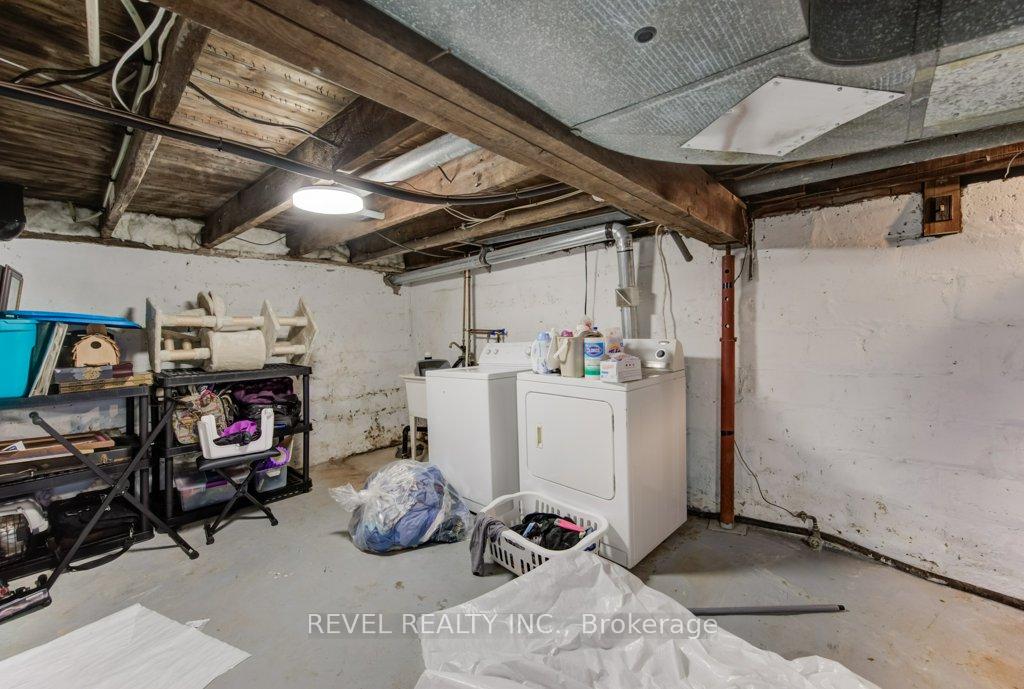 Photo 23 of 72 Edgemont Street N, Hamilton, Crown Point — HOMEH