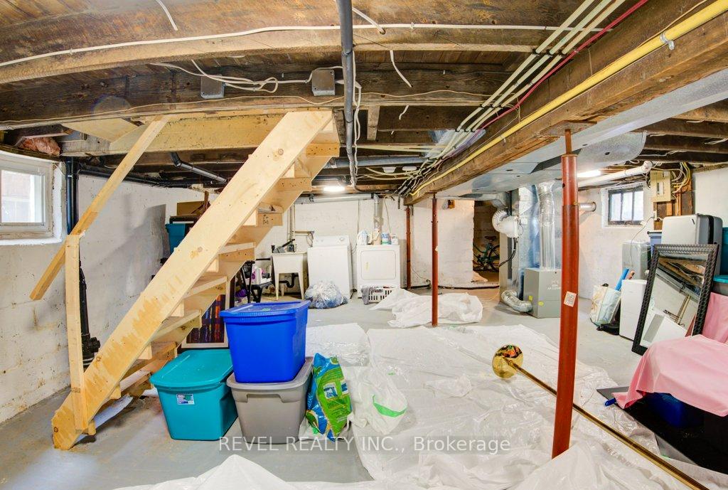 Photo 25 of 72 Edgemont Street N, Hamilton, Crown Point — HOMEH