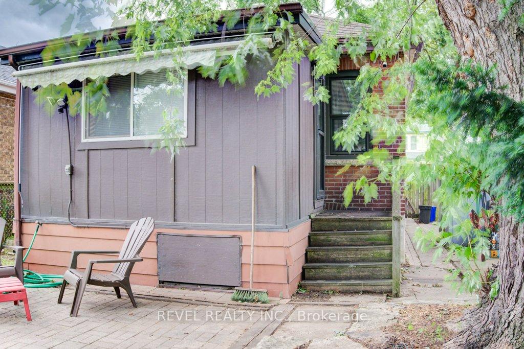 Photo 28 of 72 Edgemont Street N, Hamilton, Crown Point — HOMEH
