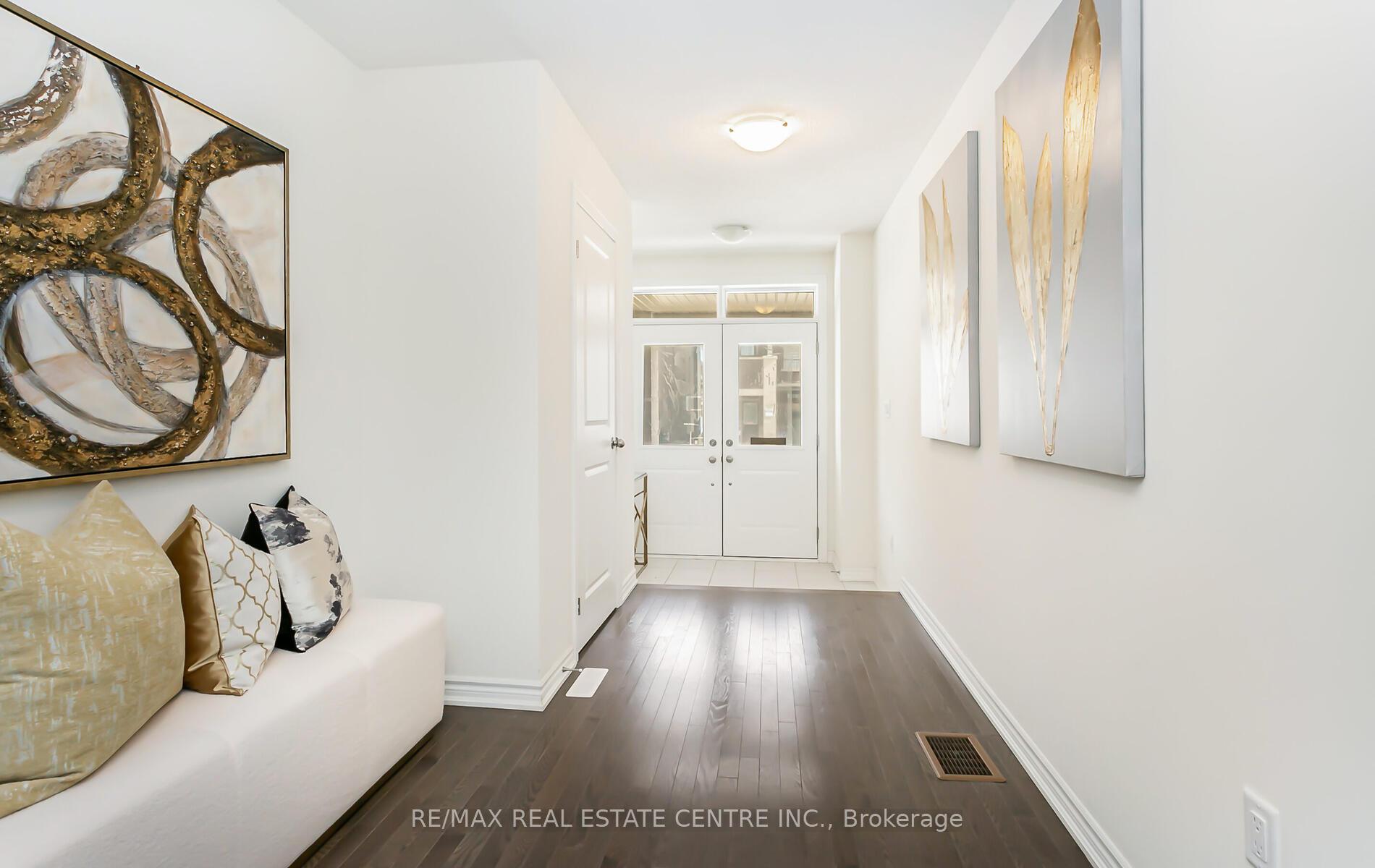 Photo 4 of 14 Arrowview Drive, Brampton, Northwest Brampton — HOMEH