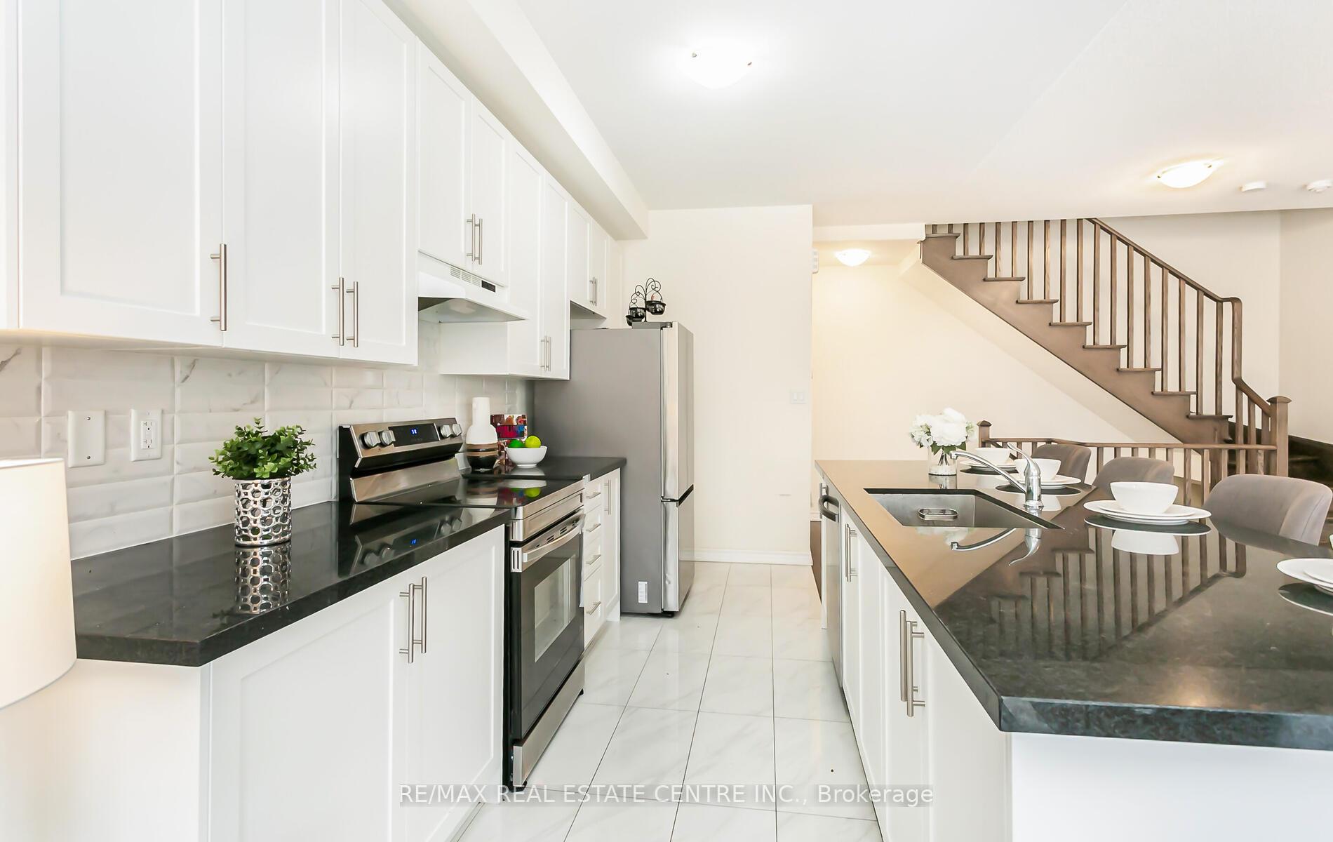 Photo 17 of 14 Arrowview Drive, Brampton, Northwest Brampton — HOMEH