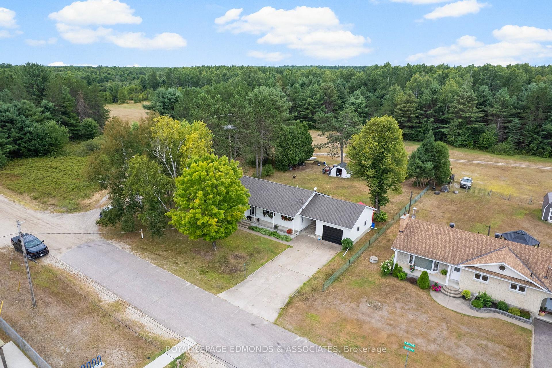 Photo 9 of 135 Uniacke Lane, Deep River — HOMEH