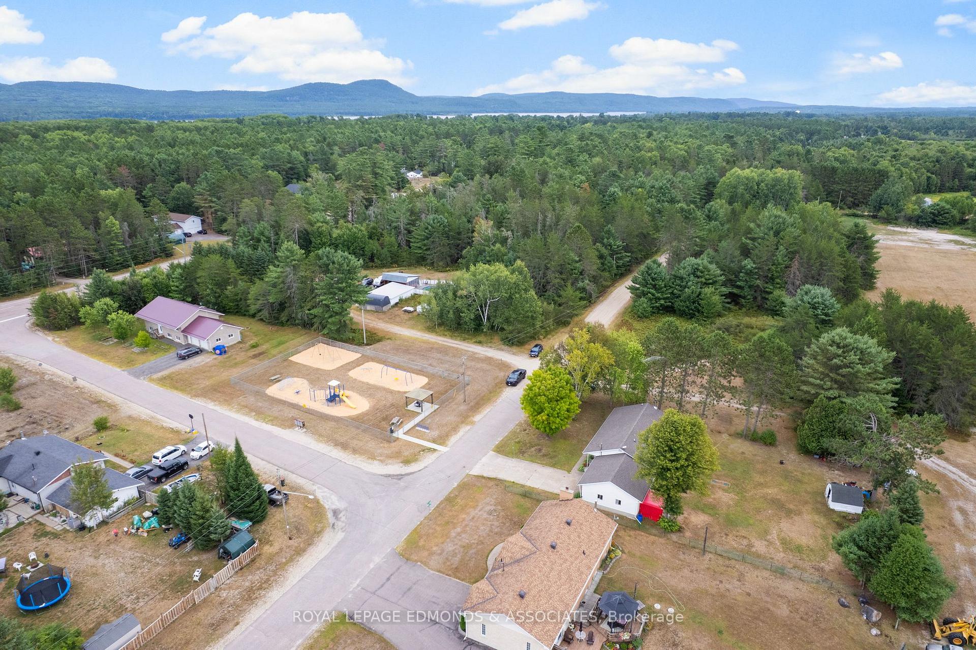Photo 8 of 135 Uniacke Lane, Deep River — HOMEH