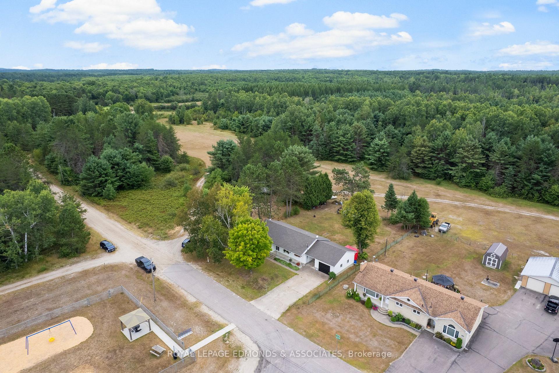 Photo 12 of 135 Uniacke Lane, Deep River — HOMEH