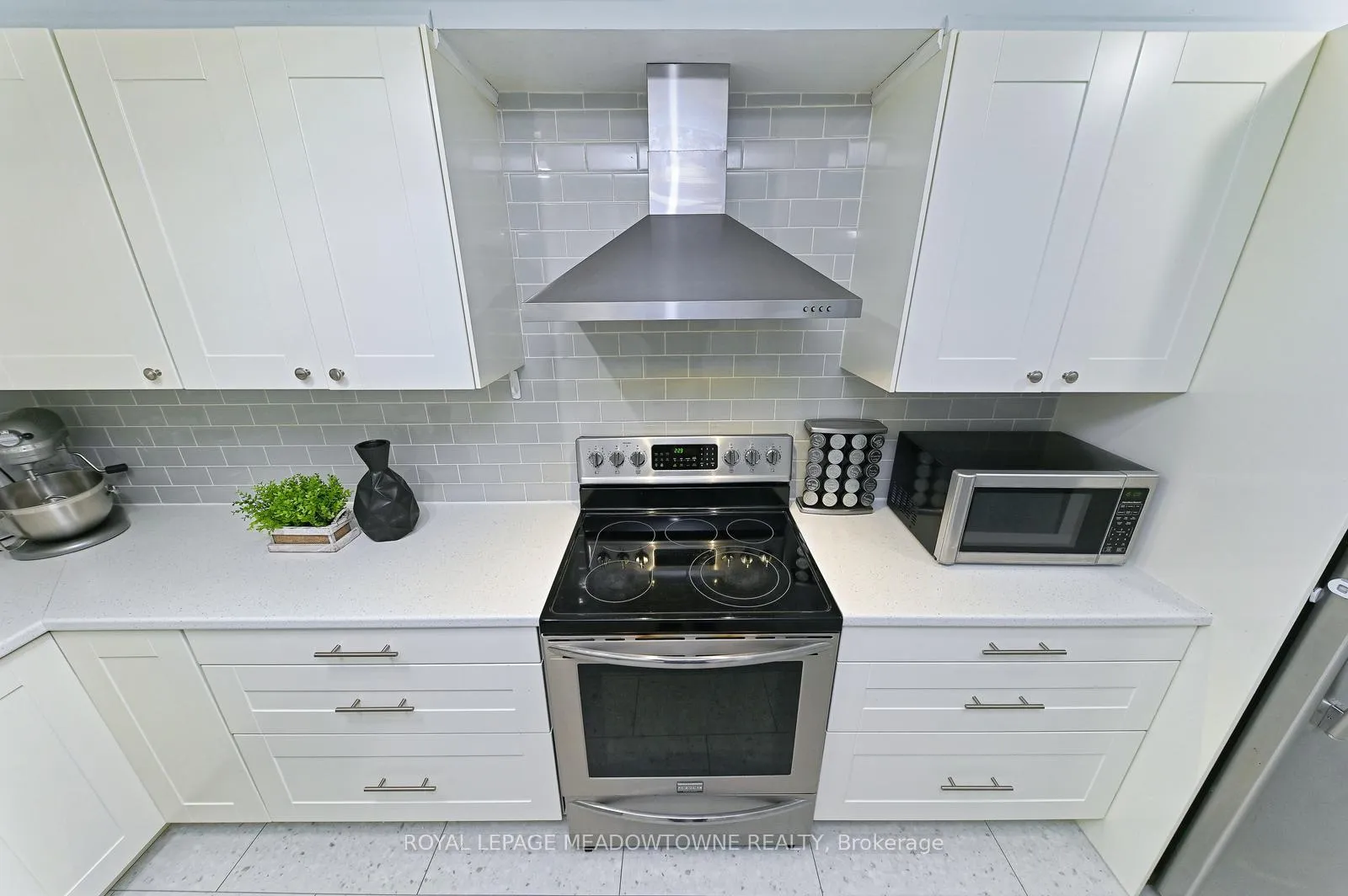 Photo 6 of Unit 74, 80 Lynden Circle, Halton Hills, Georgetown — HOMEH