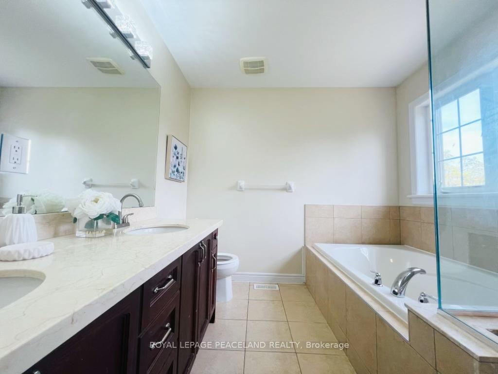 Photo 21 of 24 Hazelton Avenue, Hamilton, Sheldon — HOMEH