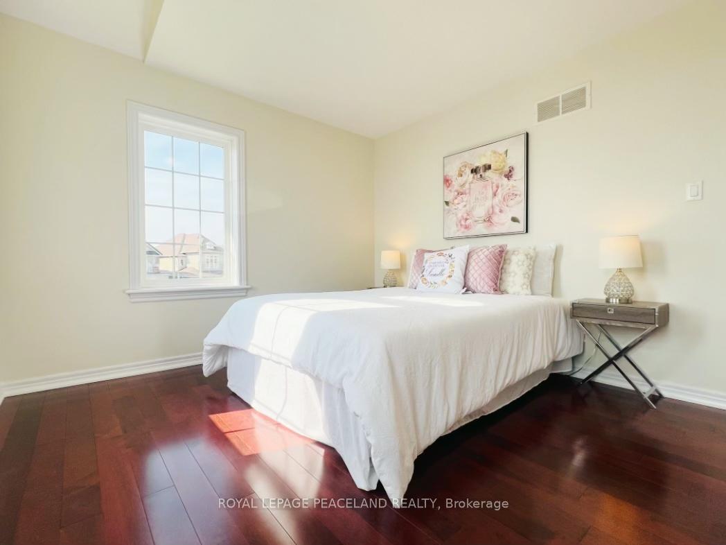 Photo 25 of 24 Hazelton Avenue, Hamilton, Sheldon — HOMEH