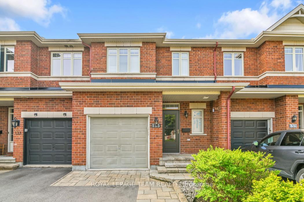 Photo 1 of 135 Jersey Tea Circle, Ottawa, Riverside South/Gloucester Glen — HOMEH