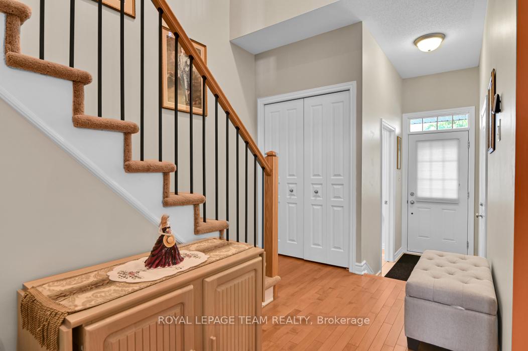 Photo 8 of 135 Jersey Tea Circle, Ottawa, Riverside South/Gloucester Glen — HOMEH