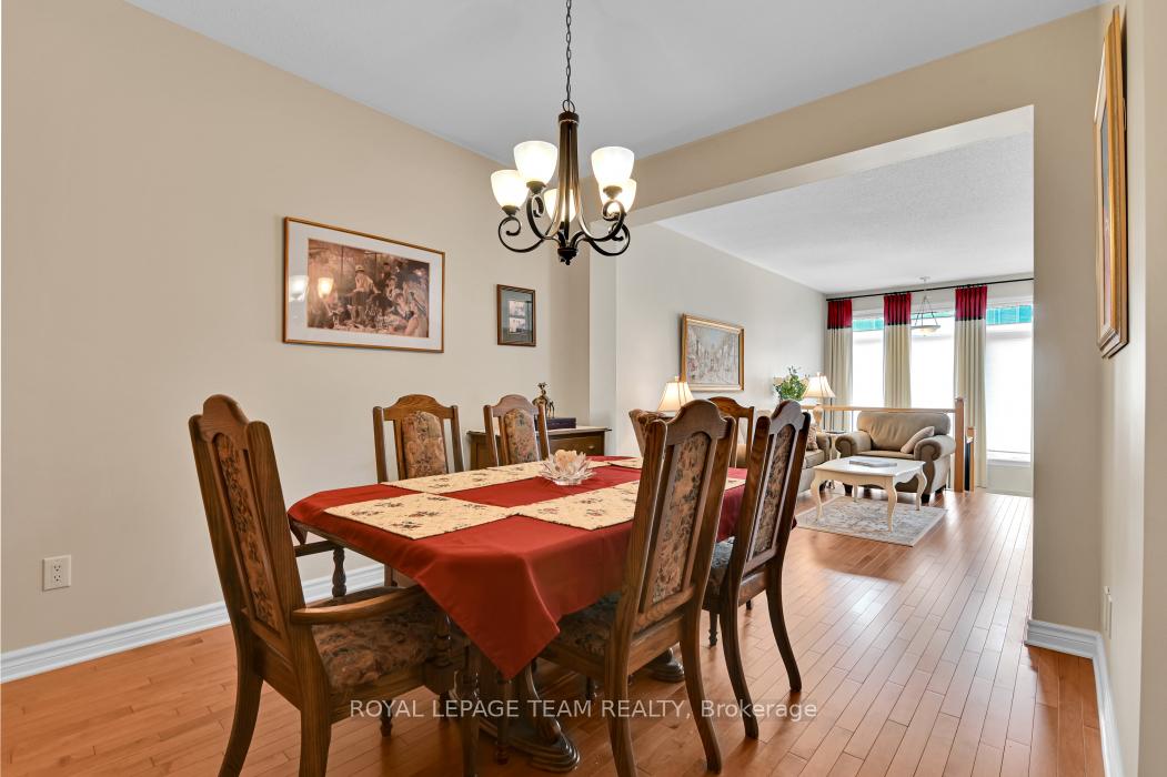 Photo 10 of 135 Jersey Tea Circle, Ottawa, Riverside South/Gloucester Glen — HOMEH