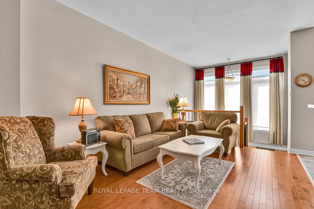 Photo 15 of 135 Jersey Tea Circle, Ottawa, Riverside South/Gloucester Glen — HOMEH