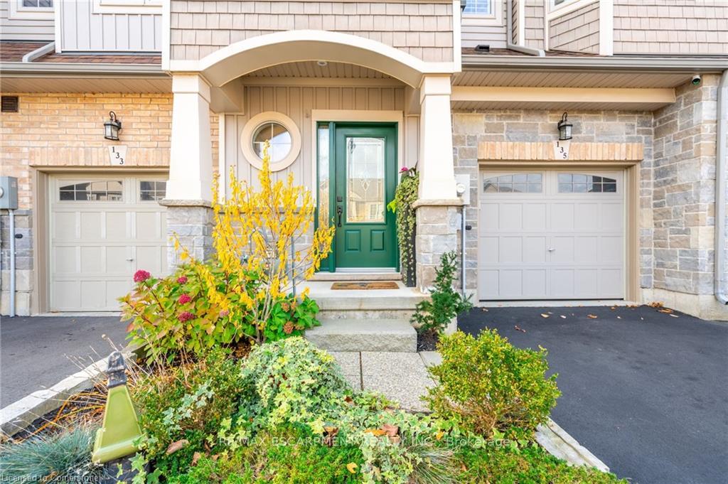 Photo 2 of 135 Kinsman Drive, Hamilton, Binbrook — HOMEH