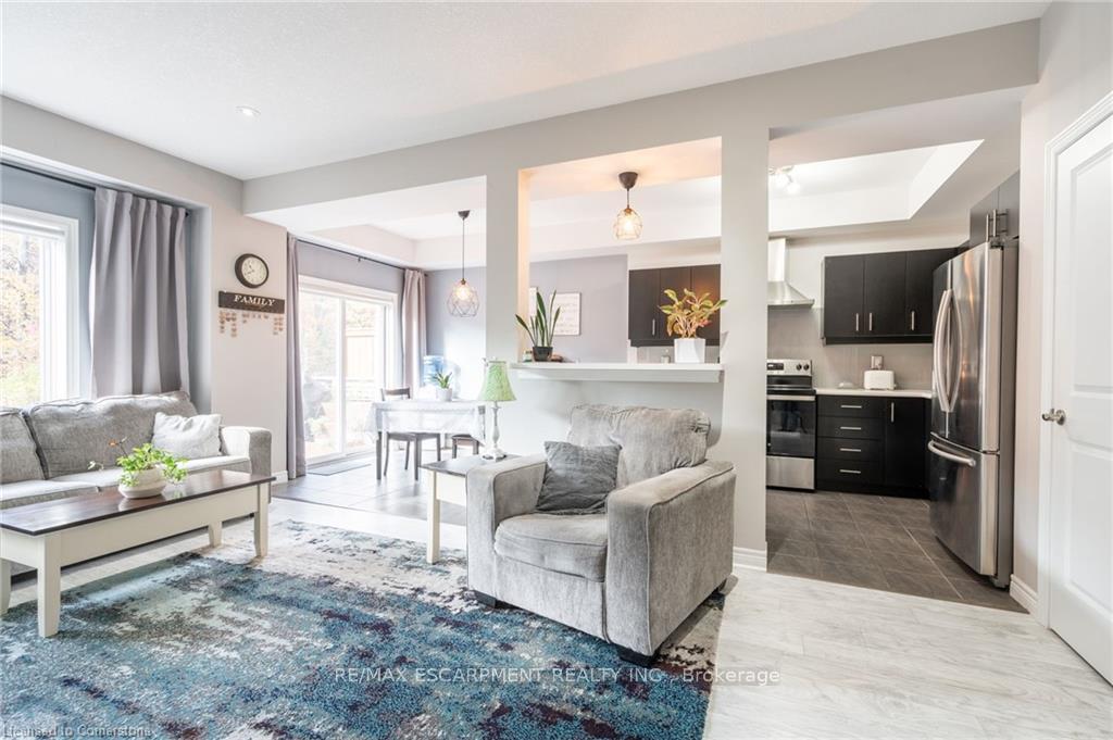 Photo 6 of 135 Kinsman Drive, Hamilton, Binbrook — HOMEH