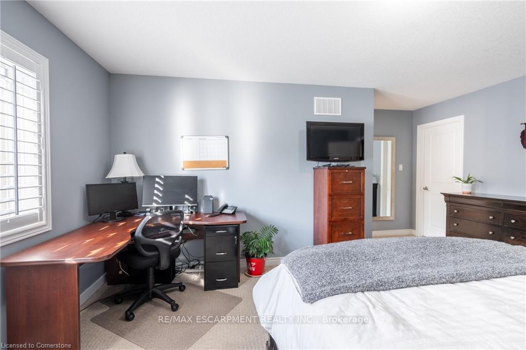 Photo 16 of 135 Kinsman Drive, Hamilton, Binbrook — HOMEH
