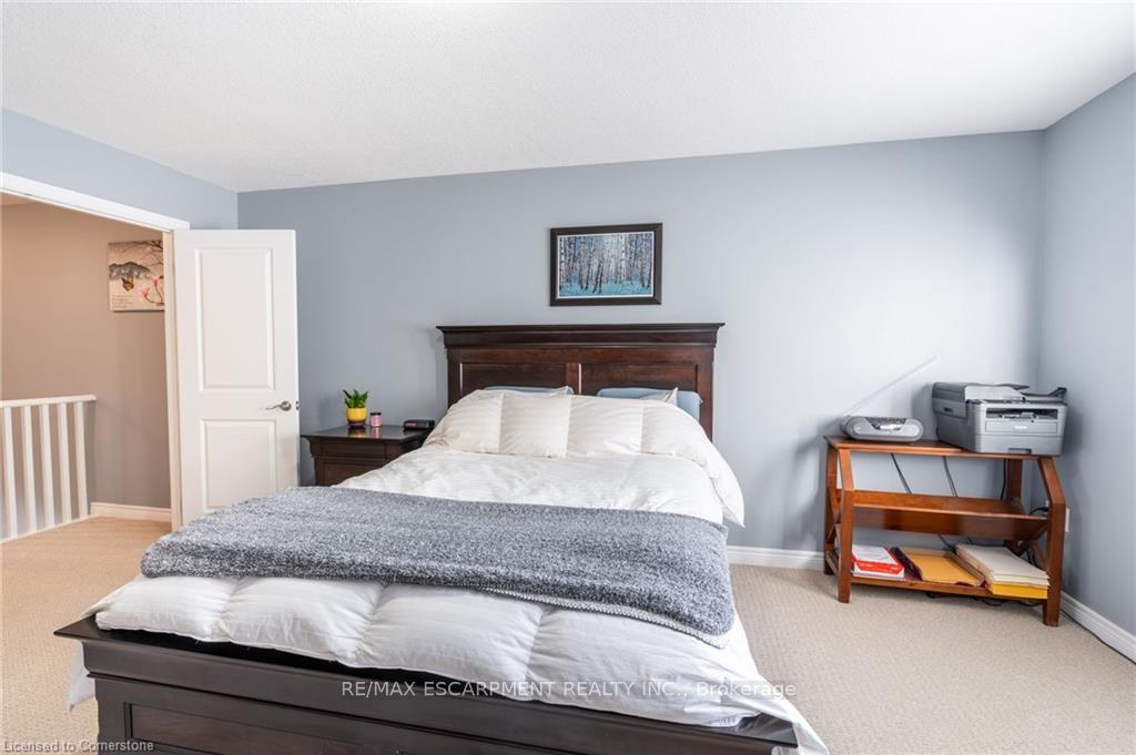 Photo 17 of 135 Kinsman Drive, Hamilton, Binbrook — HOMEH