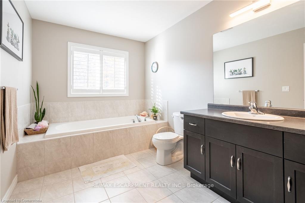 Photo 20 of 135 Kinsman Drive, Hamilton, Binbrook — HOMEH