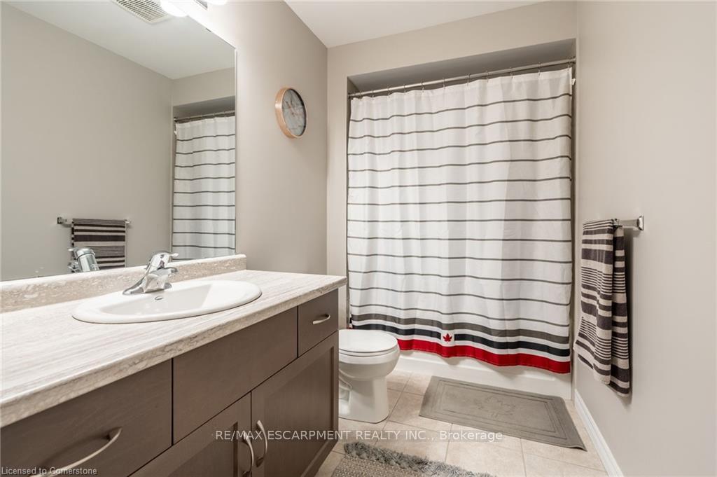 Photo 23 of 135 Kinsman Drive, Hamilton, Binbrook — HOMEH