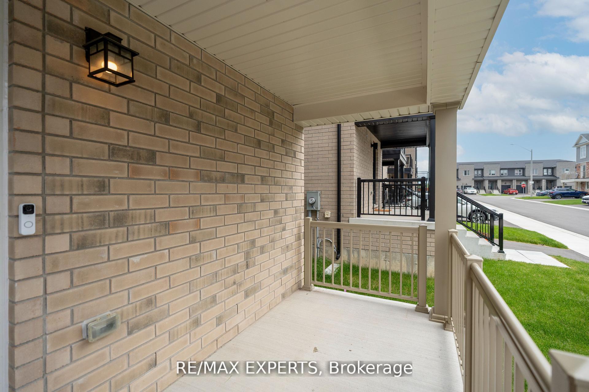 Photo 4 of 16 Silo Mews, Barrie, Rural Barrie Southeast — HOMEH