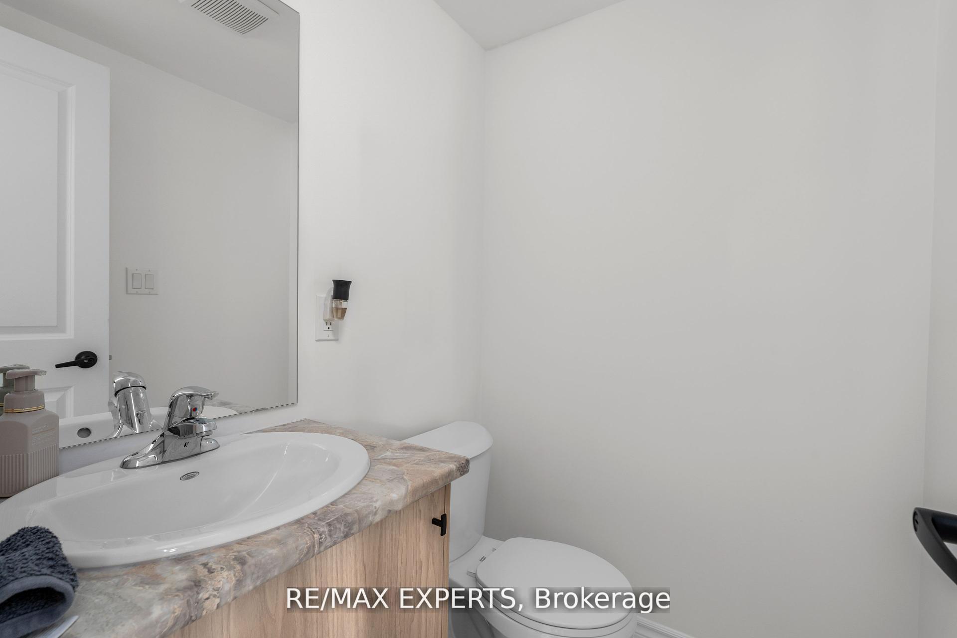 Photo 7 of 16 Silo Mews, Barrie, Rural Barrie Southeast — HOMEH
