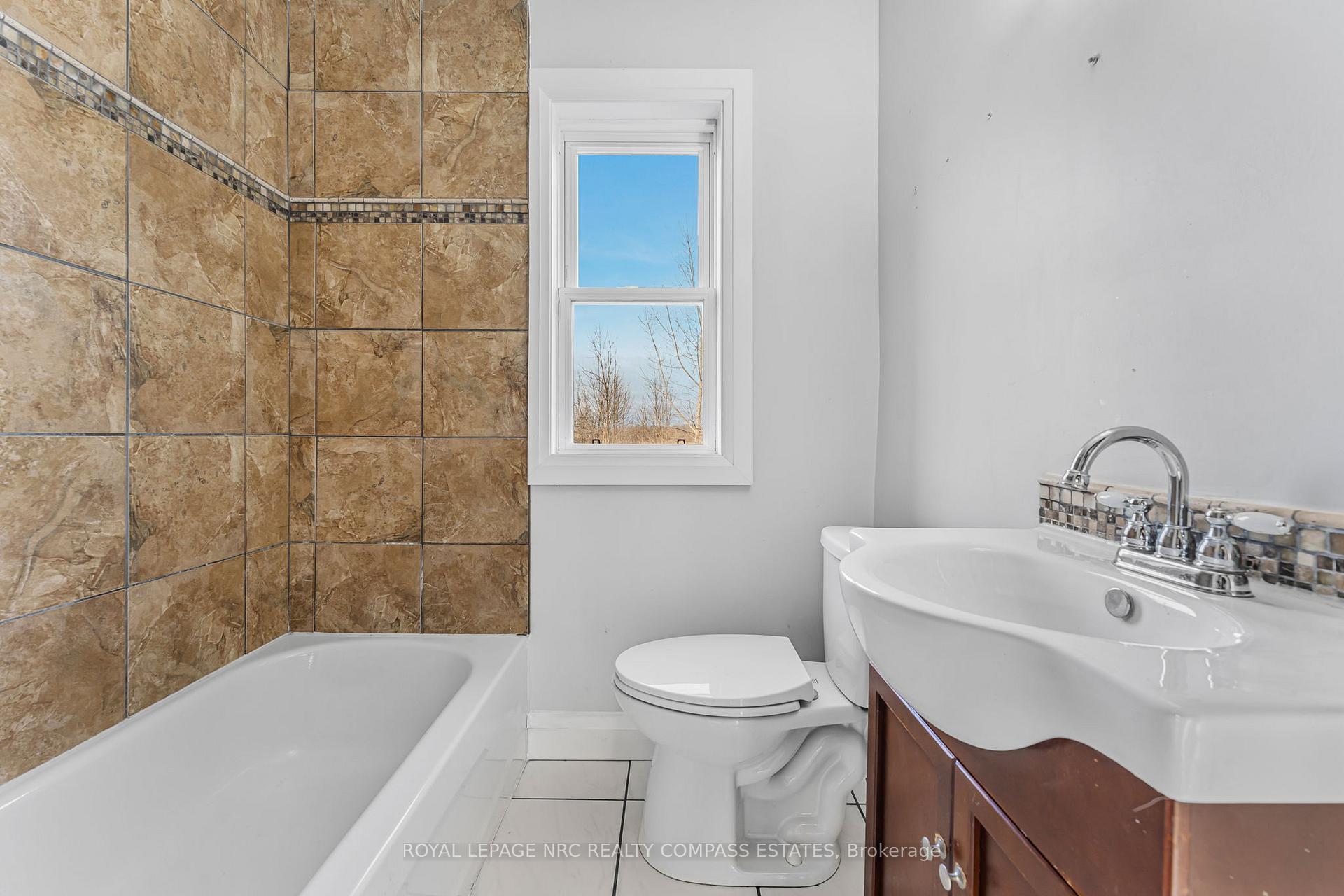 Photo 7 of 97 Smith Road, Hamilton, Rural Stoney Creek — HOMEH