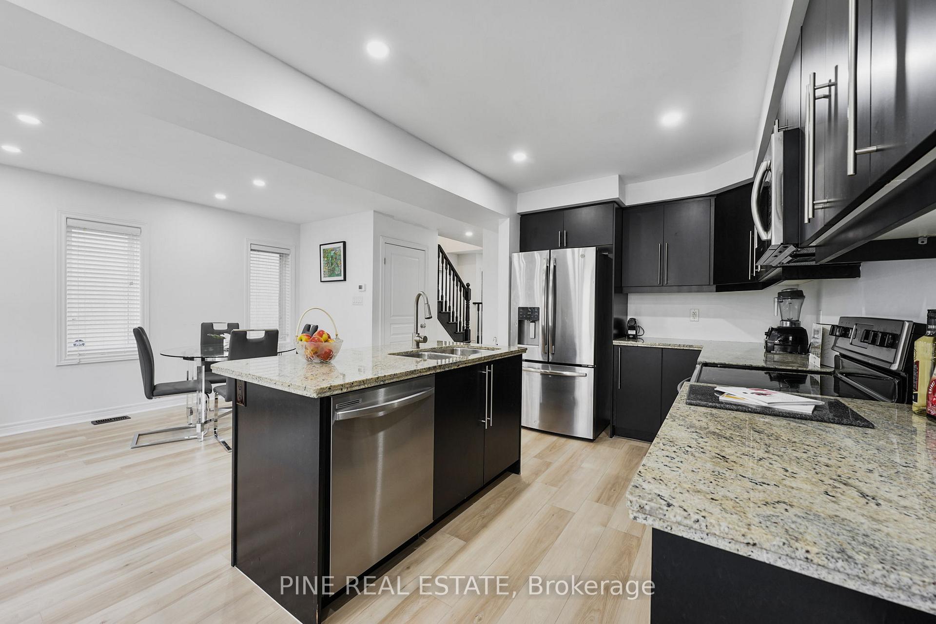 Photo 15 of 45 Waterbridge Street, Hamilton, Stoney Creek Mountain — HOMEH