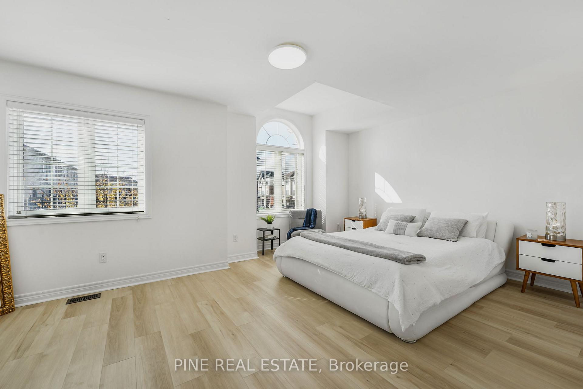 Photo 43 of 45 Waterbridge Street, Hamilton, Stoney Creek Mountain — HOMEH