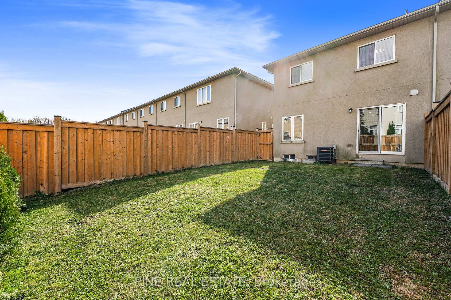 Photo 52 of 45 Waterbridge Street, Hamilton, Stoney Creek Mountain — HOMEH