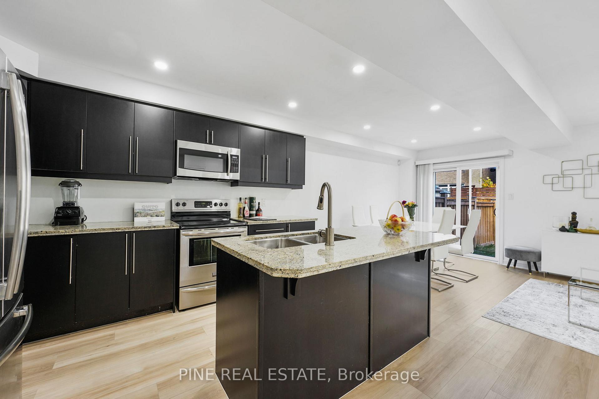 Photo 27 of 45 Waterbridge Street, Hamilton, Stoney Creek Mountain — HOMEH