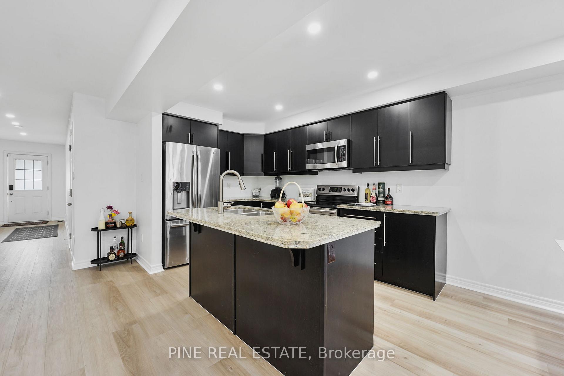 Photo 30 of 45 Waterbridge Street, Hamilton, Stoney Creek Mountain — HOMEH