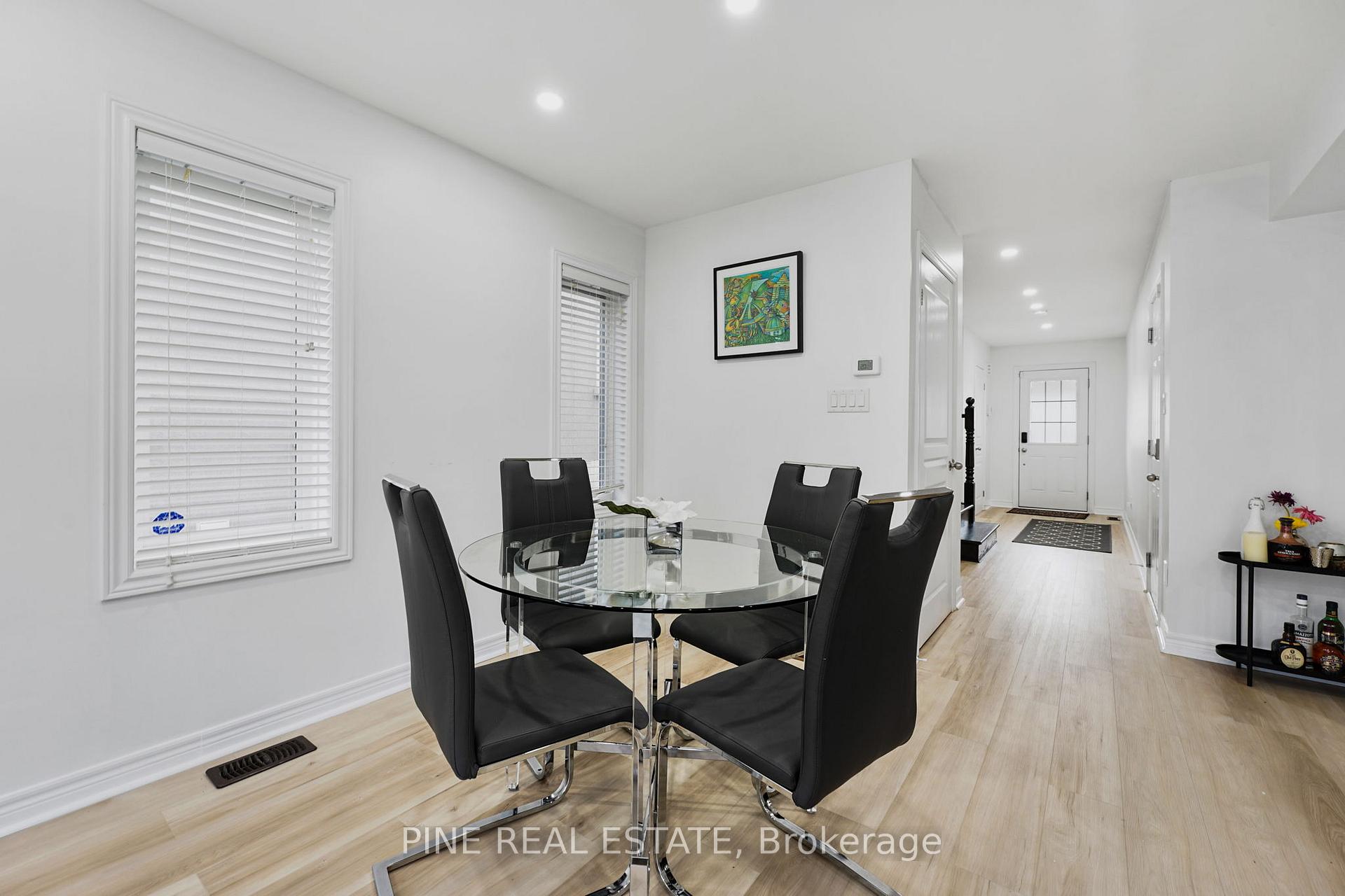 Photo 37 of 45 Waterbridge Street, Hamilton, Stoney Creek Mountain — HOMEH